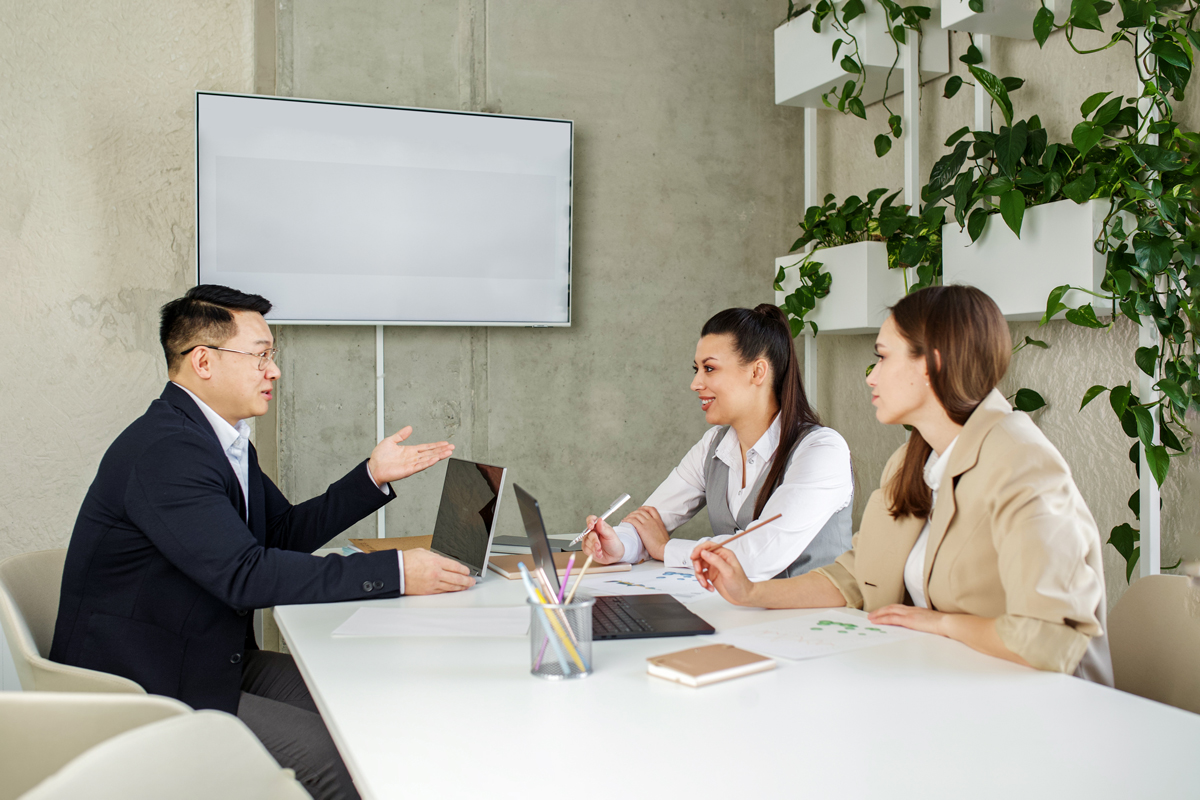 diverse-asian-and-caucasian-people-colleagues-work