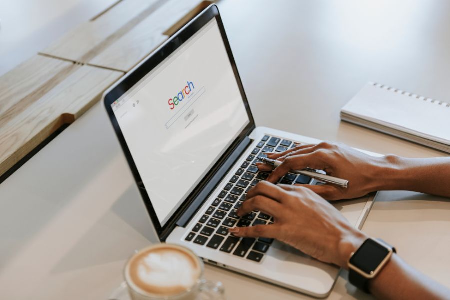 How to Respond to Both Positive and Negative Google Reviews in Dallas